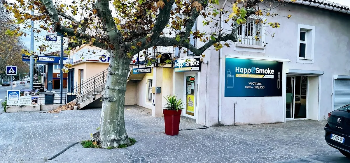 Vitrine du magasin HappeSmoke Saint-Maximin-la-Sainte-Baume